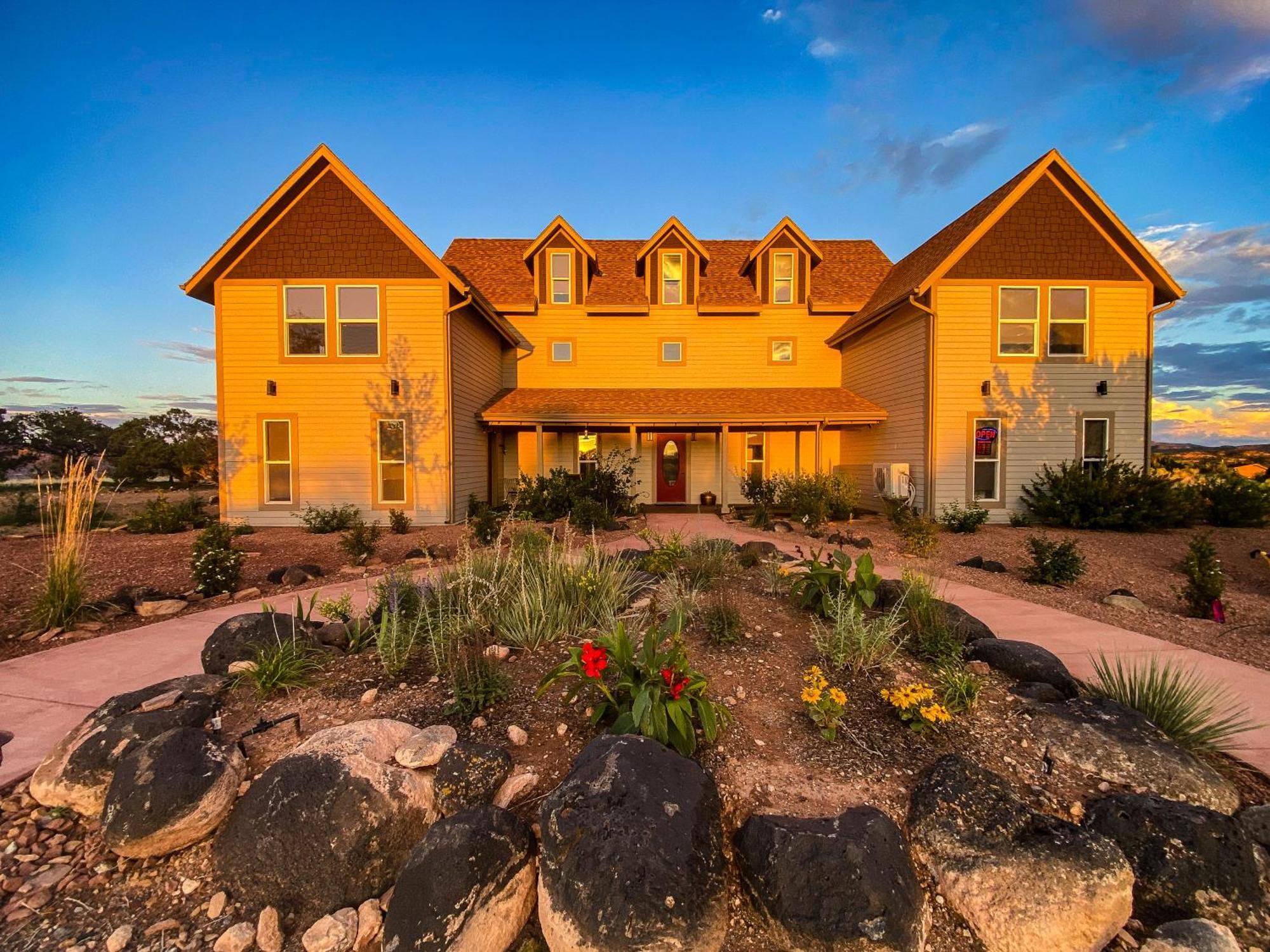 Skyridge Inn Torrey Exterior photo